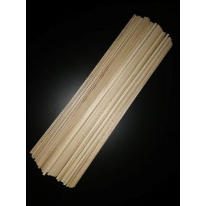 100 bâtons en bois pour barbe à papa.